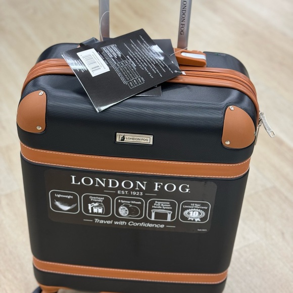 London fog luggage carry on 20” expandable hardside spinner - Picture 5 of 7